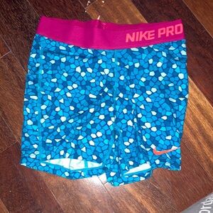 Nike pros youth large multicolored shorts 3” inseam